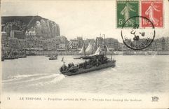 VINTAGE POSTCARD Boat War Treport outgoing Destroyer of the port