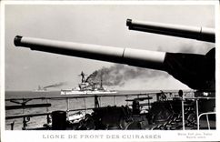 CPA Bateau Guerre Ligne de front des cuirasses