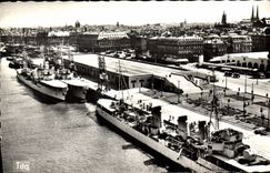 CPM Bateau Guerre Bordeaux Port autonome Les quais