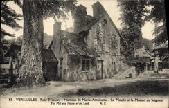 CPA Versailles Petit Trianon Hameau de Marie Antoinette Le moulin et la maison du seigneur 