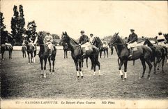 VINTAGE POSTCARD Horse Horsemanship Hippisme Laffitte Houses the departure of a race