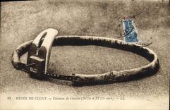 CPA Nu erotique Femme Ceinture de chastete Musee de Cluny Paris