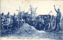 CPA Militaria Camp de Sissonne Piece de 75 camouflee