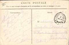CPA Militaria Un caisson de munitions boche regle par nos 75
