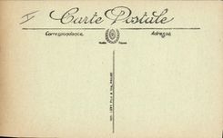 CPA Folklore Auvergne Une fileuse 