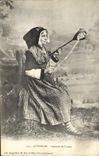 CPA Folklore Auvergne Costume de Latour Fileuse