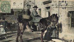 CPA Folklore Paysans d'Auvergne se rendant au marche Cheval
