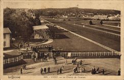 CPA Cheval Equitation Hippisme Vichy le champ de courses 