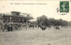 CPA Cheval Equitation Hippisme Paris Course a Auteuil Les tribunes