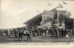 CPA Cheval Equitation Hippisme Deauville Les tribunes du champ de courses 