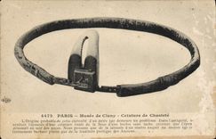 CPA Nu erotique Femme Ceinture de chastete