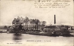VINTAGE POSTCARD Berneuil Sugar refinery on Aisne