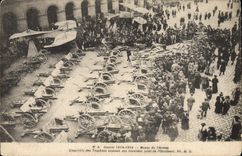 CPA Militaria Musee de l'armee Ensemble des trophees exposes aux Invalides Avion