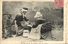 CPA Femmes Laitieres Folklore