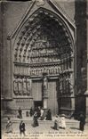 CPA Amiens La Cathedrale Sortie De Messe Au Portail De La Vierge doree