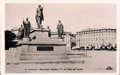 CPM Ajaccio Monument Napoleon 1er et Hotel de France