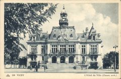 MODERN CARD Vichy the Town hall