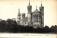VINTAGE POSTCARD Lyon Notre Dame de Fourviere the apse