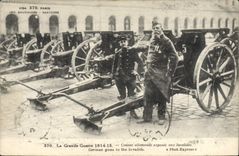 VINTAGE POSTCARD Militaria Canons German expose to the Paris Invalids