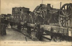VINTAGE POSTCARD Militaria English Soldiers with their spoils of war