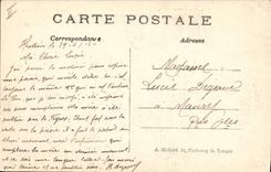 CPA Militaria Batterie d'artillerie francaise de 75 en action sur le front aux environs d'Arras