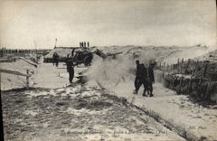 VINTAGE POSTCARD Militaria Artillerie of Ecoles fortress has fire