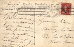 Hipódromo de Hippisme de la equitación del caballo de la POSTAL de la VENDIMIA de Auteuil visto en el césped