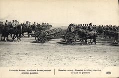 CPA Militaria L'artillerie russe partant prendre position Russie Russia 
