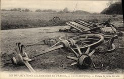 La POSTAL Militaria Guiscard de la VENDIMIA transporta de granja destruida