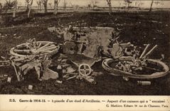 CPA Militaria Episode d'un duel d'artillerie Aspect d'un caisson qui a encaisse