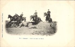 CPA Cheval Equitation Hippisme Saumur Saut du mur au Breil