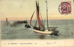 CPA Bateau Le Treport Sortie d'une goelette