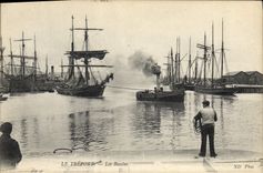 VINTAGE POSTCARD Boat Treport basins