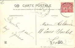 CPA Folklore Pyrenees Femmes descendant le bois de la Montagne TOP