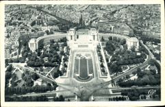 CPM Paris Le Palais de Chaillot vu de la Tour Eiffel