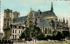 CPM Reims La Cathedrale Vue Prise de l'abside et de l'eveche