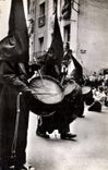 CPM Perpignan Semaine sainte en Roussillon La procession de la Sanch Les tambours voiles de crepe pendant la procession