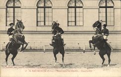 CPA Cheval Equitation Hippisme Saumur sauteurs en liberte