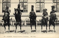 CPA Cheval Equitation Hippisme Saumur Ecole de cavalerie Courbettes