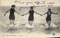 CPA Maillots de bains Femmes Malo les Bains Au bain 