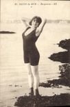 CPA Maillots de bains Femme Baigneuse 