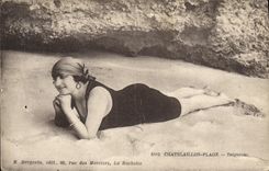 CPA Maillots de bains Femme Chatelaillon Plage Baigneuse 