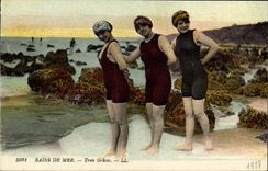 CPA Maillots de bains Femmes Bains de mer Trois Graces
