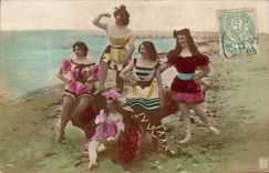 CPA Maillots de bains Femmes 