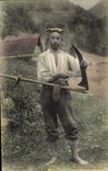 CPA Folklore Pyrenees Type de faucheud montagnard 
