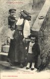 CPA Folklore Basses Pyrenees Famille ossaloise Enfants Femme 