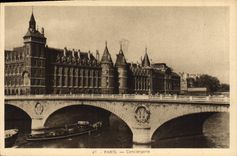VINTAGE POSTCARD Paris Caretaker's lodge Boat Barge
