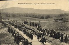 VINTAGE POSTCARD Roncesvalles It of the procession del Valle de Arca