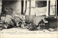 CPA Les allemands respectent la Croix Rouge Interieur d'une ambulance de premiere ligne en Argonne Militaria 