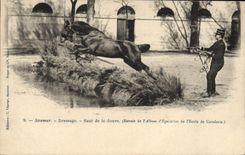 CPA Cheval Hippisme Saumur Dressage Saut de la douve 